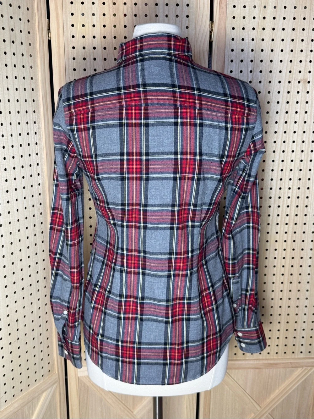 J.Crew Gray Red Tartan Plaid Flannel Button Down Shirt Size Small Preppy Fall